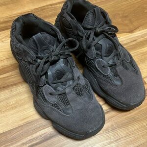 Yeezy 500, dark gray